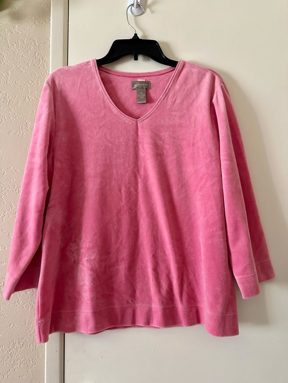 Nordstrom Intimates Plush V‑Neck Pullover in Bubblegum Pink XL